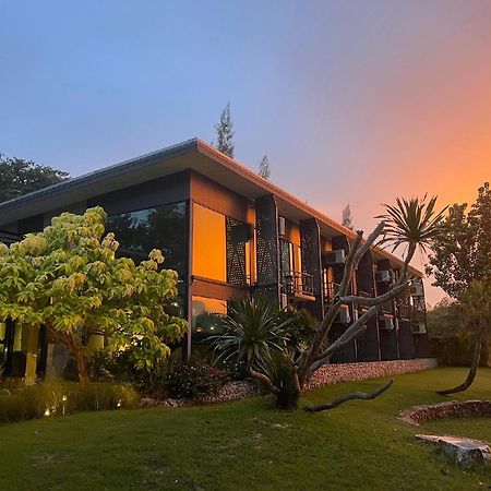 Hotel Inlaya Ratchaburi Exterior foto